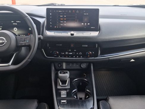 Used 2024 Nissan Rogue SL w/ SL Premium Package FWD image 17