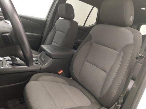 Used 2022 Chevrolet Traverse LT w/ LPO, Floor Liner Package AWD/4WD image 17
