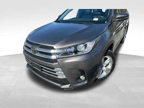 Used 2018 Toyota Highlander Limited image 9