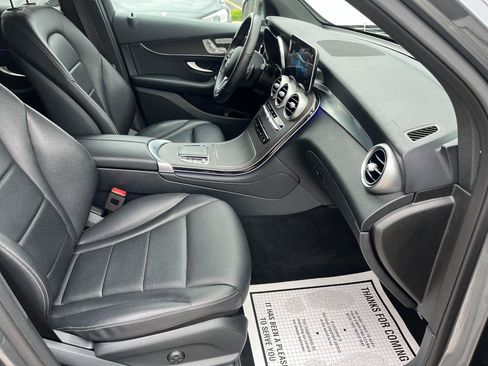 Used 2021 Mercedes-Benz GLC 300 4MATIC w/ Premium Package image 20