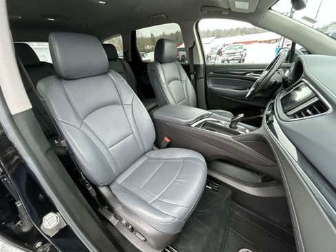 Used 2021 Buick Enclave Essence w/ Sport Touring Edition image 23