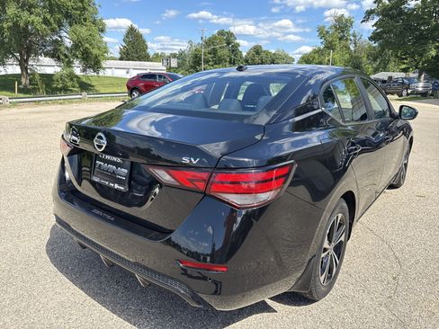 Used 2023 Nissan Sentra SV w/ All-Weather Package FWD image 4