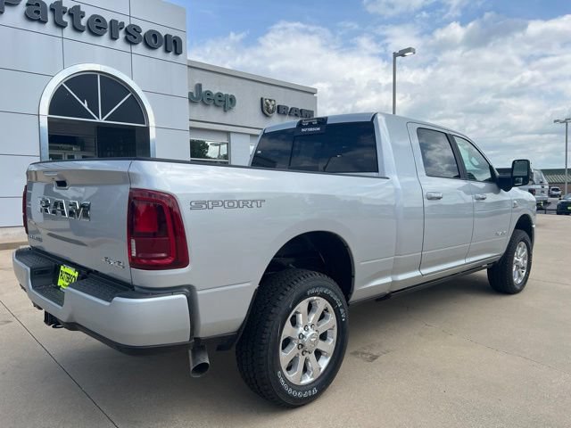 New 2026 RAM 2500 Laramie AWD/4WD image 9
