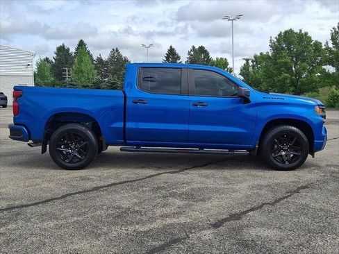 Used 2022 Chevrolet Silverado 1500 Custom w/ LPO, Dark Essentials Package RWD image 8