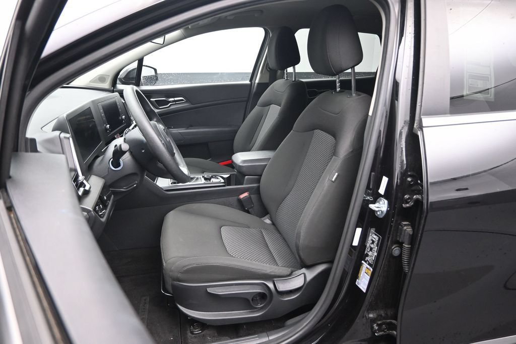 Used 2025 Kia Sportage LX AWD/4WD image 20