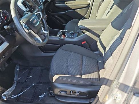 Used 2023 GMC Terrain SLE w/ Driver Convenience Package FWD image 15