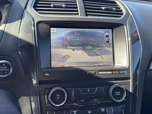 Certified 2018 Ford Explorer XLT w/ Equipment Group 202A image 19