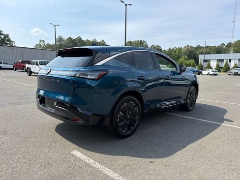 Certified 2025 Nissan Murano Platinum w/ Cargo Package AWD/4WD image 5