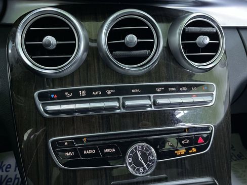 Used 2018 Mercedes-Benz C 300 4MATIC Sedan w/ Premium Package image 21