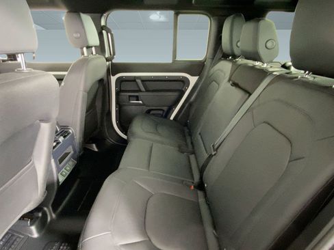 Used 2025 Land Rover Defender 110 S image 25