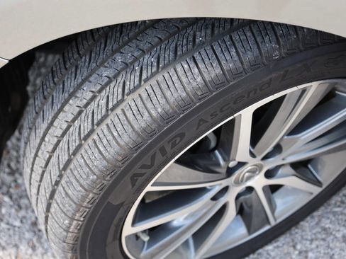 Used 2018 Lexus ES 300h w/ Navigation Package image 25