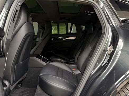 Used 2022 Porsche Panamera 4S image 33