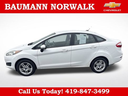 Used 2017 Ford Fiesta SE FWD image 6