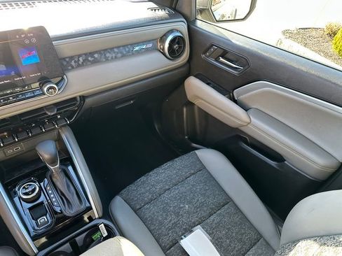 Used 2024 Chevrolet Colorado ZR2 w/ Safety Package image 24