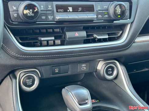 Certified 2025 Toyota Grand Highlander AWD image 29