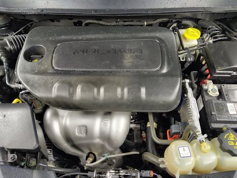 Used 2021 Jeep Cherokee Latitude Plus FWD image 30