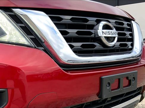 Used 2018 Nissan Pathfinder Platinum image 27
