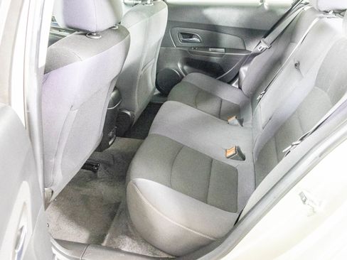 Used 2015 Chevrolet Cruze LT image 32