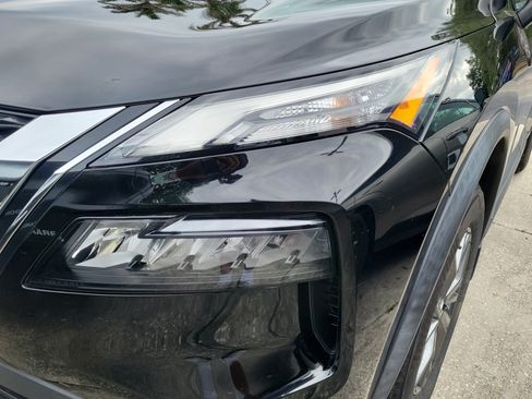 Used 2021 Nissan Rogue S FWD image 3