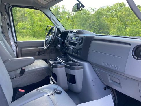 Used 2022 Ford E-350 and Econoline 350 Super Duty w/ Power Windows & Locks Group RWD image 11