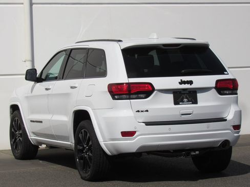 Used 2021 Jeep Grand Cherokee Laredo X AWD/4WD image 5