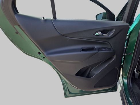 Used 2018 Chevrolet Equinox LT image 17