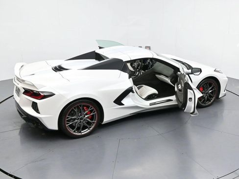 Used 2023 Chevrolet Corvette Stingray Premium Conv w/ Z51 Performance Package RWD image 43