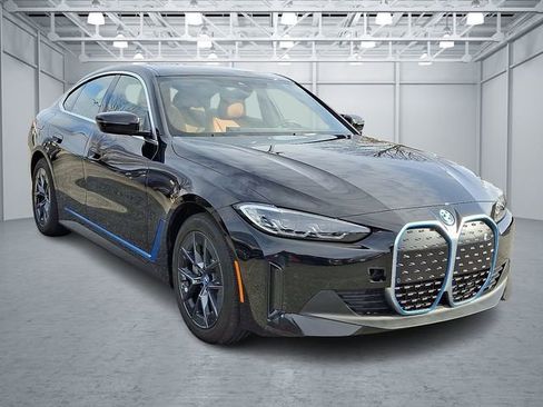 Used 2022 BMW i4 eDrive40 image 3