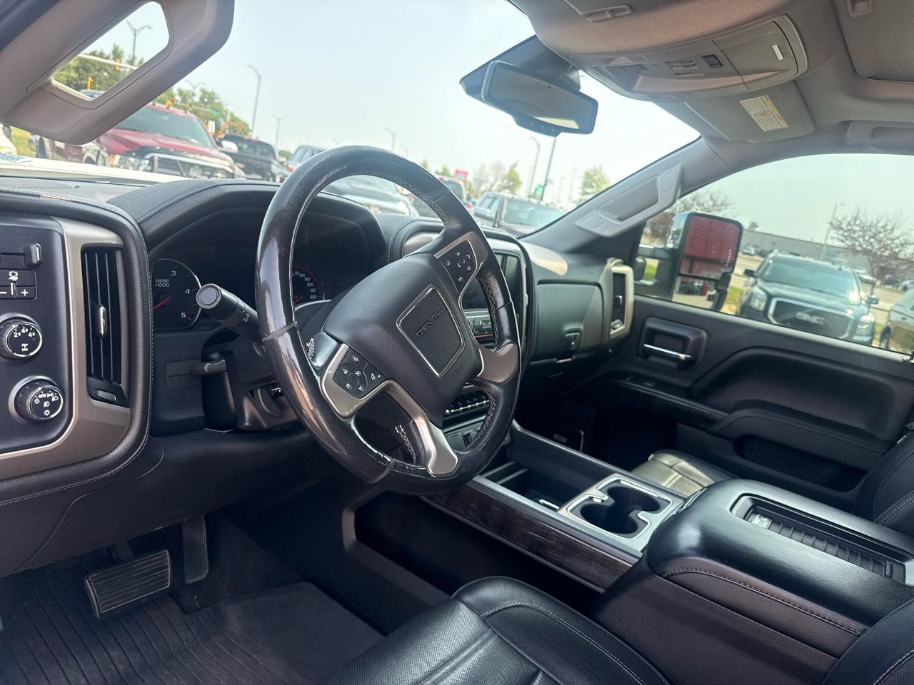 Used 2016 GMC Sierra 2500 Denali w/ Duramax Plus Package AWD/4WD image 12