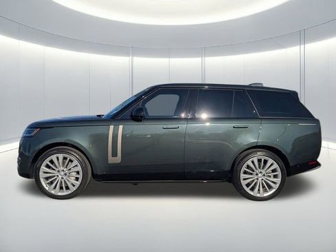 Used 2025 Land Rover Range Rover SE image 8