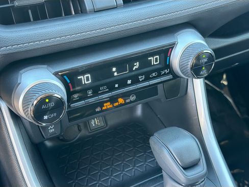 Used 2023 Toyota RAV4 LE image 33