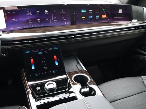 Used 2025 Cadillac Escalade ESV Premium Luxury w/ LPO, Floor Liner Package image 17