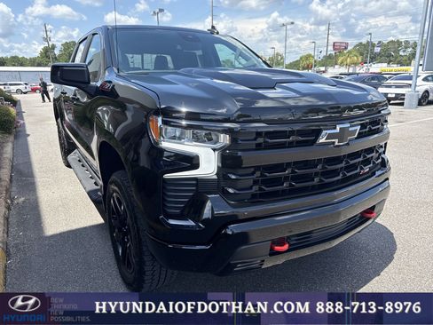 Used 2025 Chevrolet Silverado 1500 LT Trail Boss w/ Convenience Package II AWD/4WD image 7