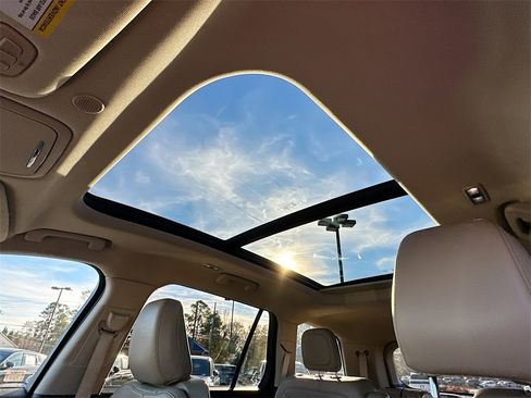 Used 2022 Lincoln Aviator Reserve w/ Elements Package Plus image 11