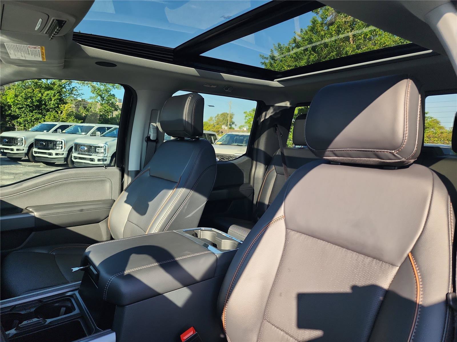 New 2026 Ford F250 Lariat w/ Black Appearance Package AWD/4WD image 18