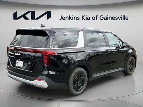 New 2026 Kia Carnival image 3