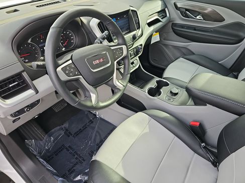Used 2024 GMC Terrain SLT w/ Infotainment Package II image 17