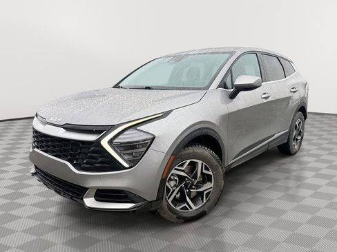 Used 2024 Kia Sportage LX image 1