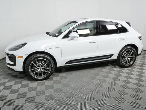 New 2026 Porsche Macan image 2