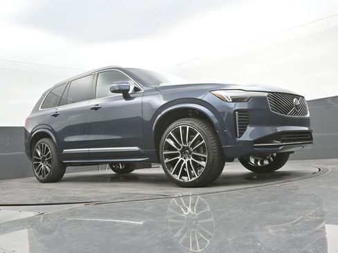 New 2026 Volvo XC90 B6 Plus w/ Protection Package Premier AWD/4WD image 36