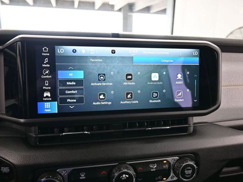 Used 2024 Jeep Gladiator Sport image 19