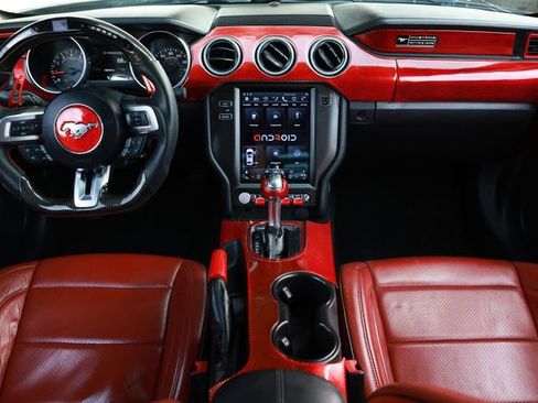 Used 2020 Ford Mustang GT RWD image 2