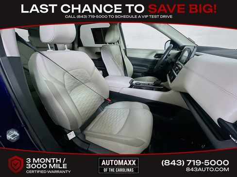 Used 2023 Nissan Pathfinder SV AWD/4WD image 12