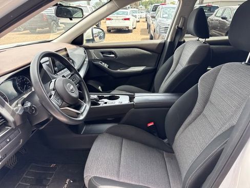 Used 2022 Nissan Rogue SV FWD image 10