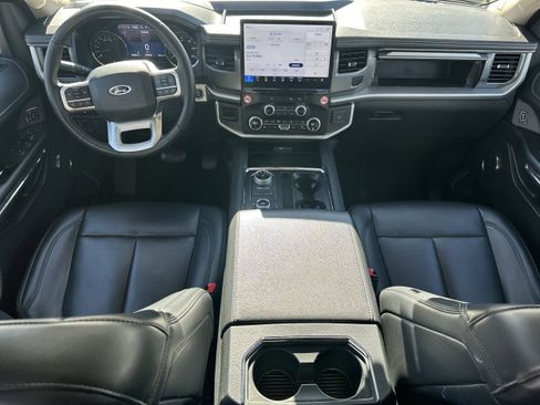 Used 2024 Ford Expedition Max XLT image 23