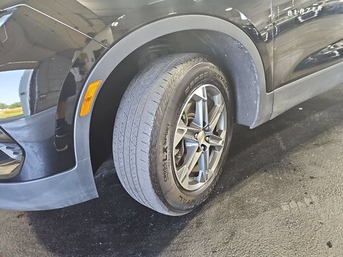 Used 2025 Chevrolet Blazer LT AWD/4WD image 32