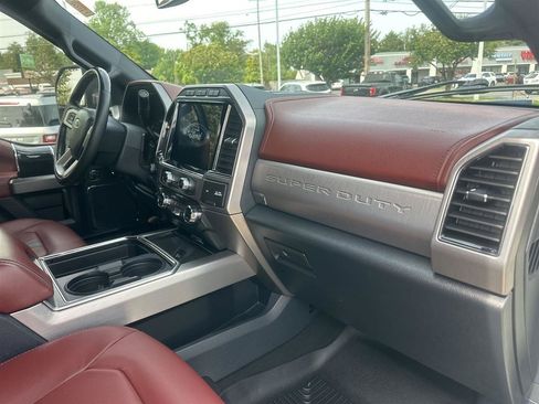 Used 2022 Ford F250 Platinum w/ FX4 Off-Road Package AWD/4WD image 14
