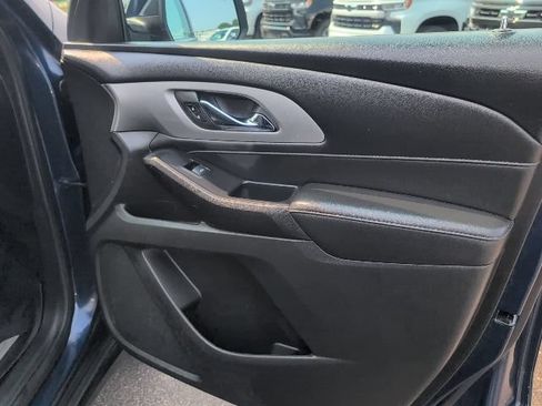 Used 2022 Chevrolet Traverse LT FWD image 48