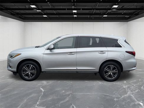 Used 2018 INFINITI QX60 Luxe image 2