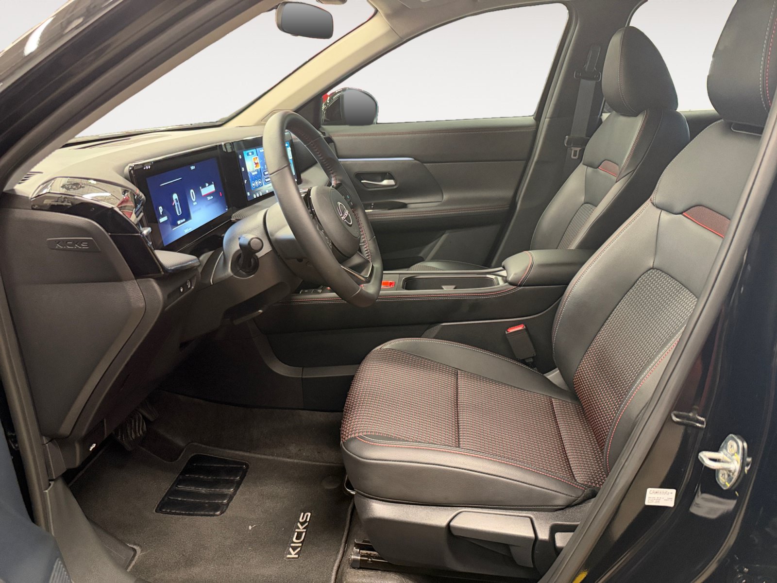Used 2026 Nissan Kicks SR FWD image 22